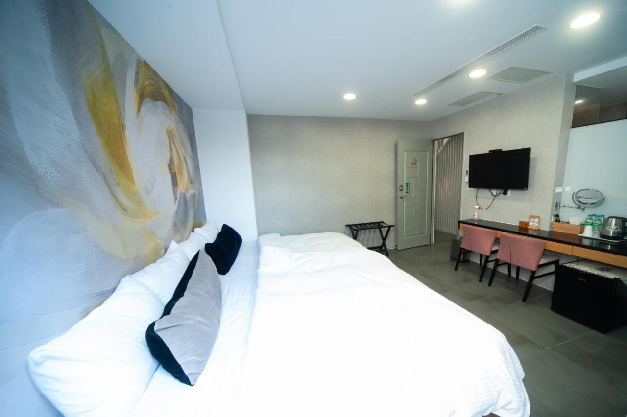 會呼吸的房-採自助式入住-有電梯 Bed & Breakfast Huwei Luaran gambar
